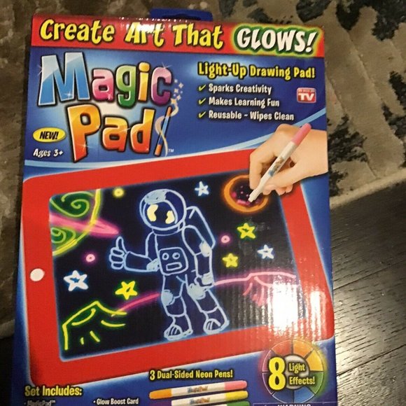 MAGIC PAD - CREATE ART THAT GLOWS - BRAND NEW - AS SEEN ON TV - Picture 1 of 2